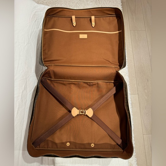 Louis Vuitton Porte Documents Voyage leather handbag - Picture 9 of 12